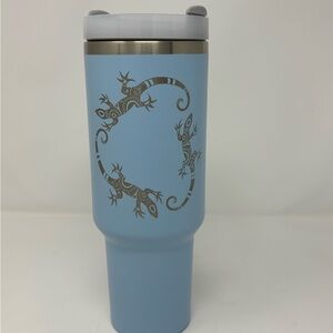 Blue Travel Mug with Lizard Design